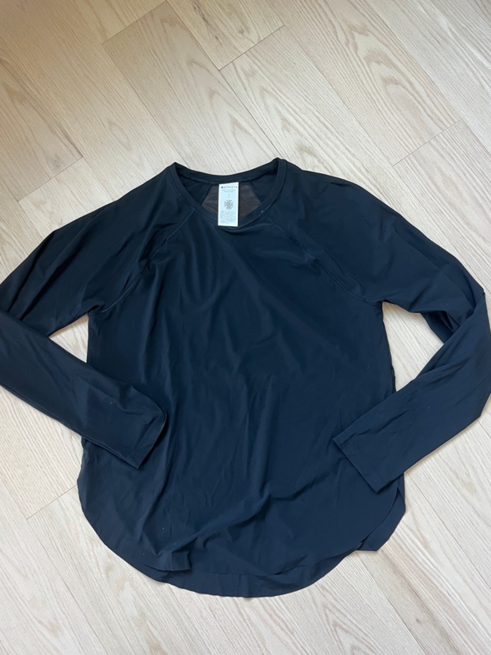 Athleta Black Long-Sleeve mesh Back Active Top